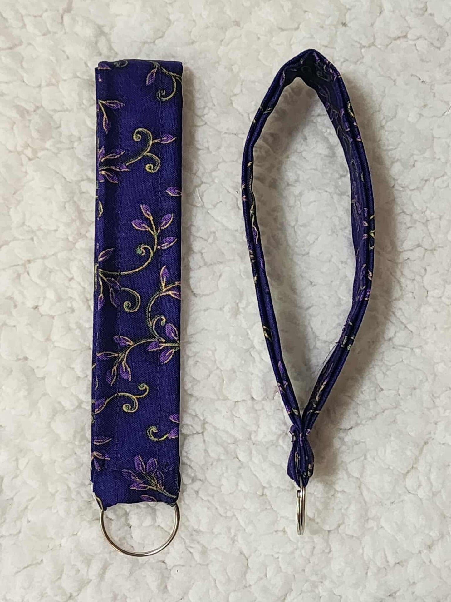 Vintage Vine Wristlet Keychain